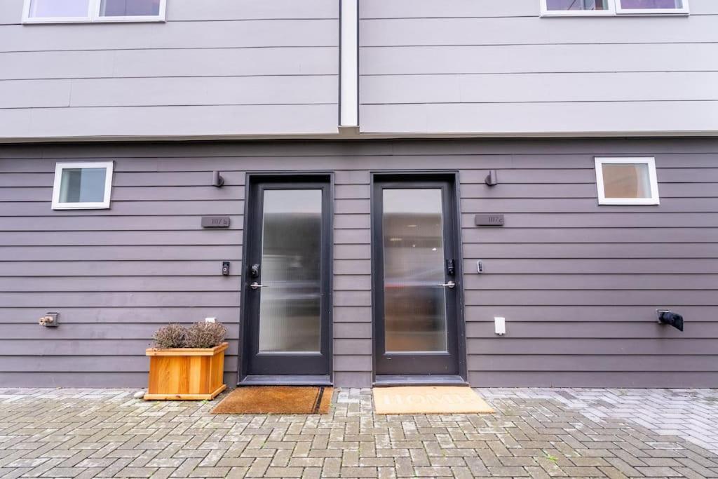 Ballard'S Pet-Friendly Mid Century Home + Rooftop Deck Seattle Exterior photo
