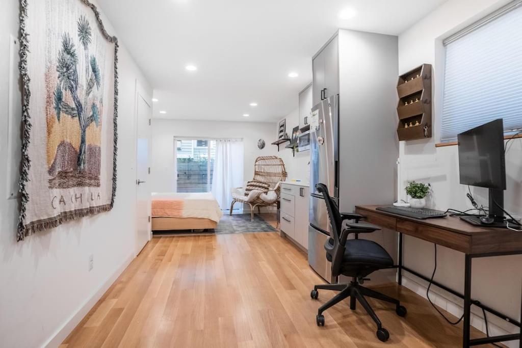 Ballard'S Pet-Friendly Mid Century Home + Rooftop Deck Seattle Exterior photo